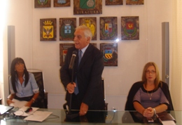 Il Presidente Nicola Bono con la Vice presidente Giorgia Giallongo e il Direttore Generale Clelia Corsico.